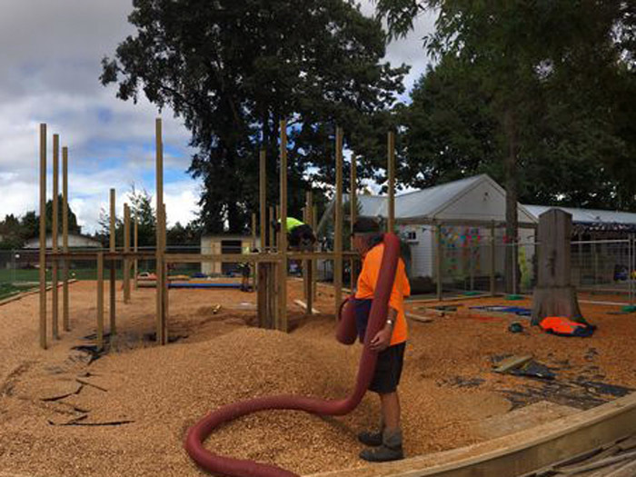 Machinery transport Waikato, Mulch blower truck Cambridge
